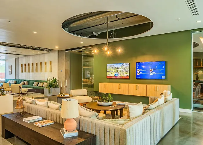 Urban Oasis In Dt W Pool Gym And Parking Apartamento Phoenix