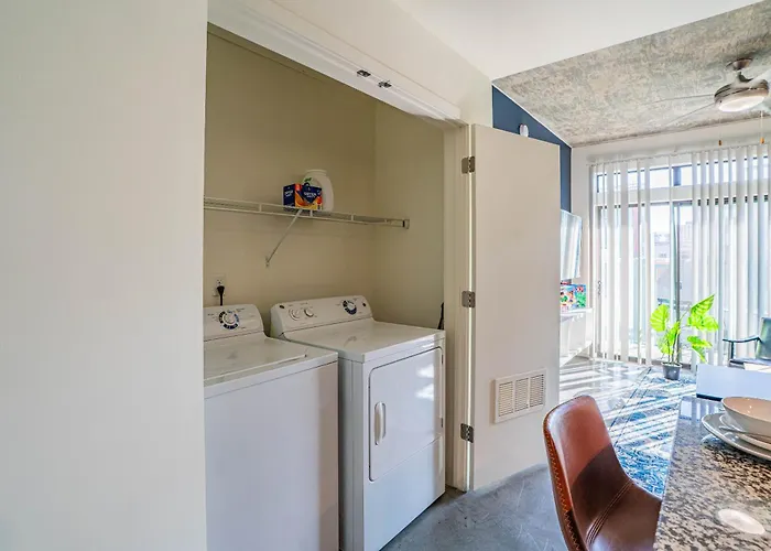 Urban Oasis In Dt W Pool Gym And Parking Apartamento Phoenix